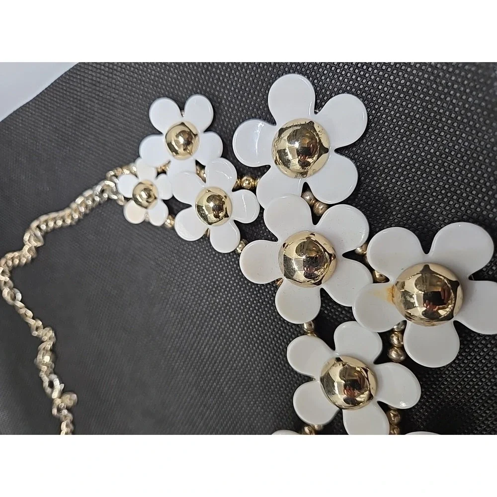 Lot Of 7 Vtg Charming Charlie And Others‎ white elegant necklaces & 1 bracelet